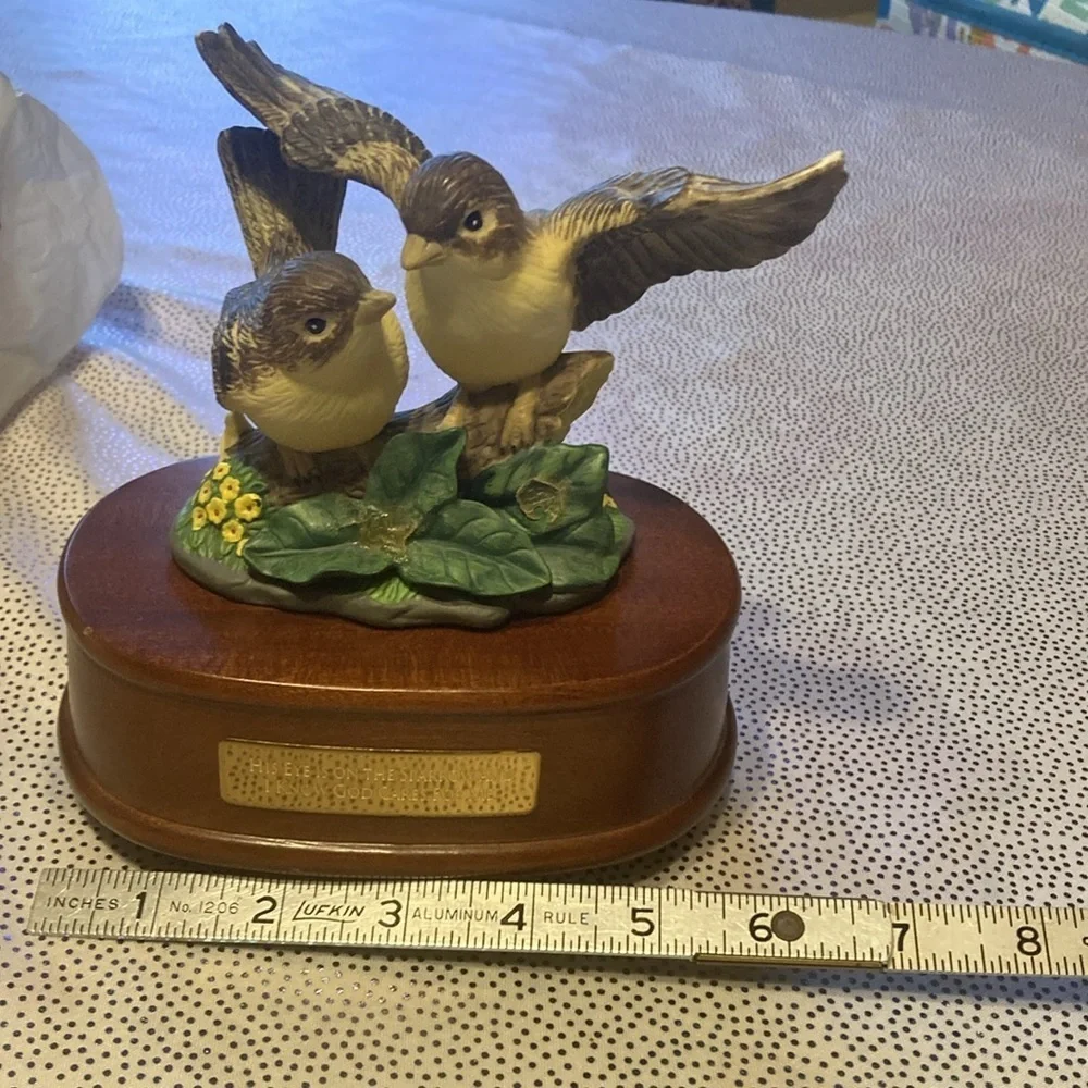 SPARROW MUSIC BOX figurine statue sculpture gift vintage bird decor